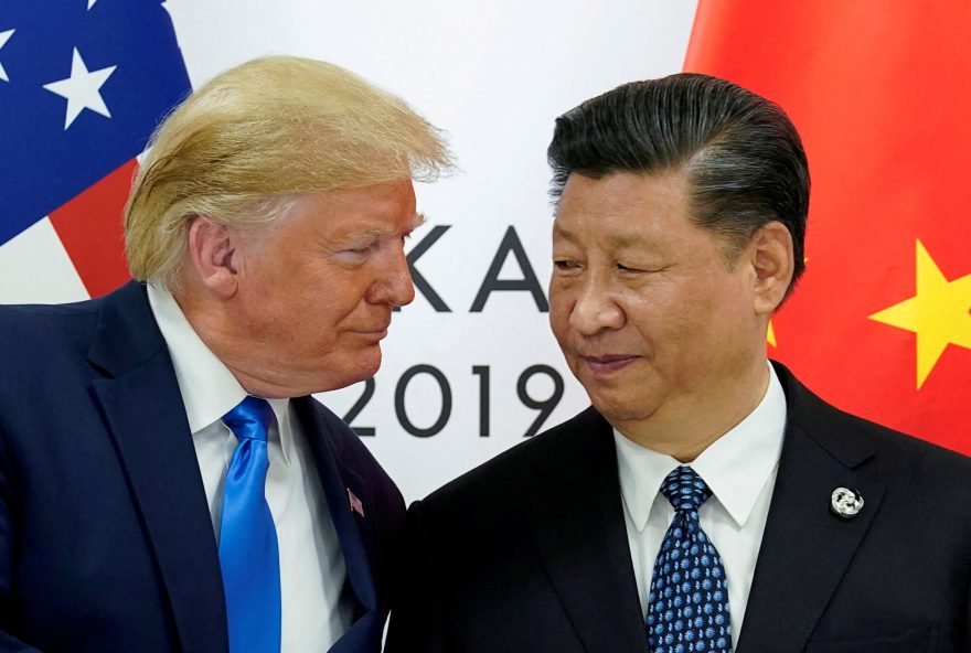 Presidente dos EUA, Donald Trump, e presidente da China, Xi Jinping, durante encontro na cúpula do G20, em Osaka, no Japão
29/06/2019
REUTERS/Kevin Lamarque
