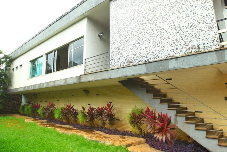 casa-modernista-do-escritor-bariani-ortencio-a-venda-em-goiania
