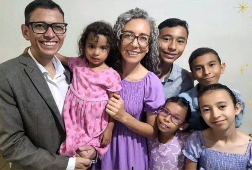 casal-adota-5-irmaos2C-descobre-ser-autista-apos-diagnostico3A-percebemos-semelhancas