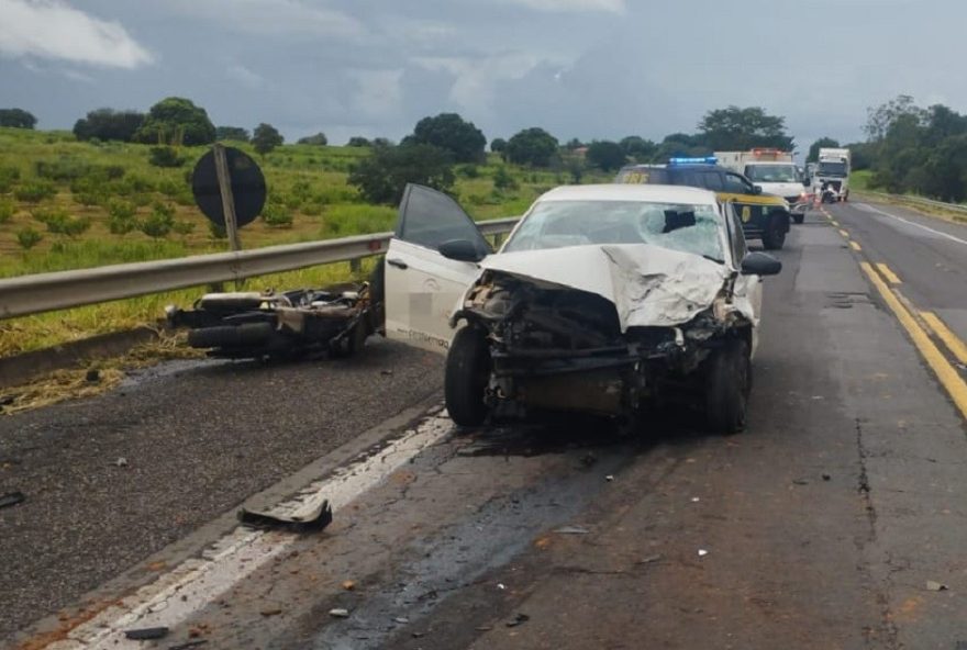 casal-de-moto-morre-em-batida-frontal-com-carro-na-br-153-em-marilia casal-de-moto-morre-em-batida-frontal-com-carro-na-br-153-em-marilia