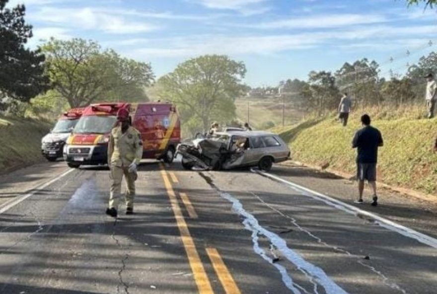 casal-ferido-em-acidente-entre-belina-e-caminhao-no-parana