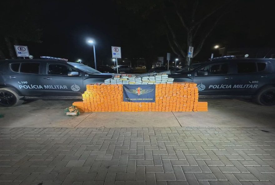 casal-preso-com-meia-tonelada-de-maconha-e-arsenal-no-sol-nascente2C-df3A-imagens-chocantes