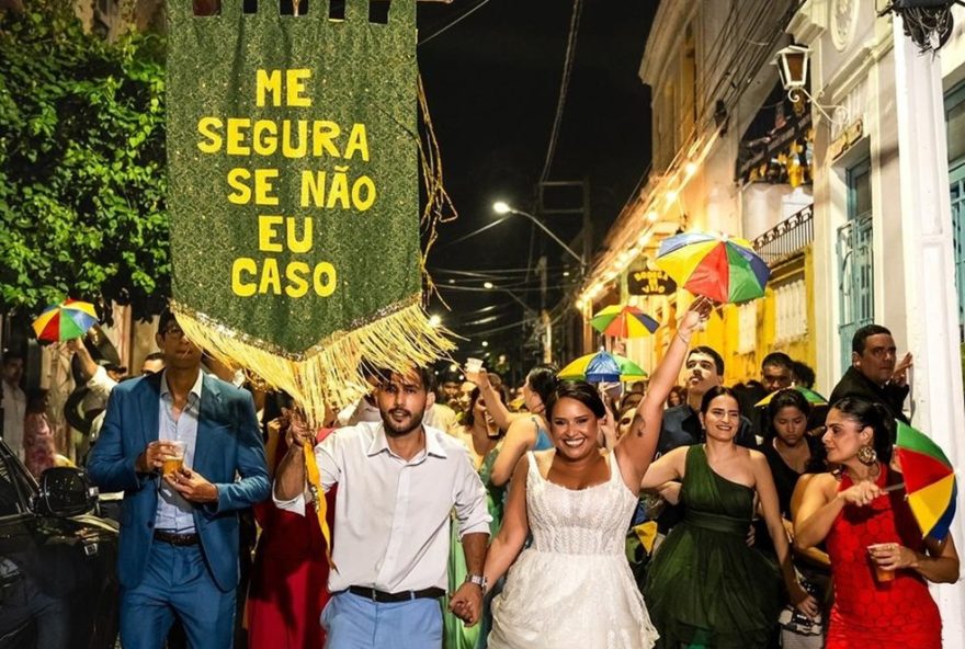 casamento-em-olinda3A-noivos-transformam-festa-em-desfile-de-carnaval casamento-em-olinda3A-noivos-transformam-festa-em-desfile-de-carnaval