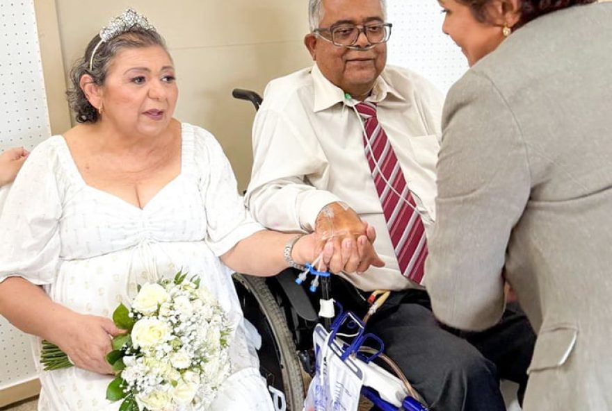 casamento-emocionante-de-paciente-terminal-e-esposa-apos-35-anos-juntos