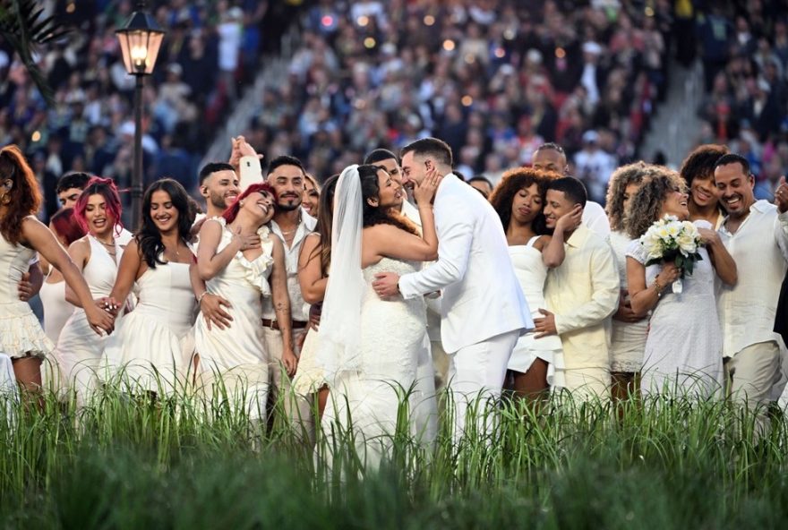 casamento-surpresa-durante-show-de-bad-bunny-no-super-bowl3A-momento-inesquecivel-de-amor-e-musica casamento-surpresa-durante-show-de-bad-bunny-no-super-bowl3A-momento-inesquecivel-de-amor-e-musica