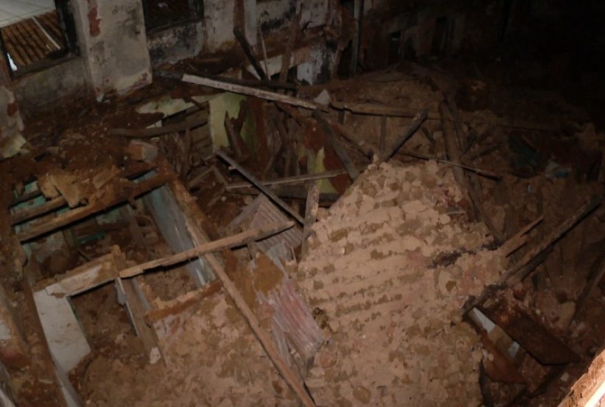 casarao-historico-desaba-parcialmente-apos-incendio-em-salvador3A-moradores-preocupados