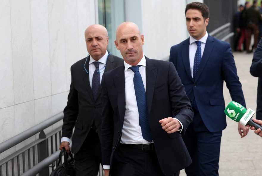 caso-jenni-hermoso3A-luis-rubiales-quebra-silencio-e-mantem-polemica-ativa