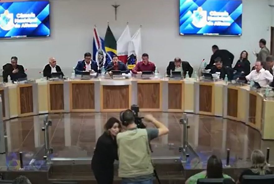 cassacao-de-pedro-alencar-azevedo3A-ex-vereador-e-cassado-por-unanimidade-apos-10h30-de-sessao-saiba-mais