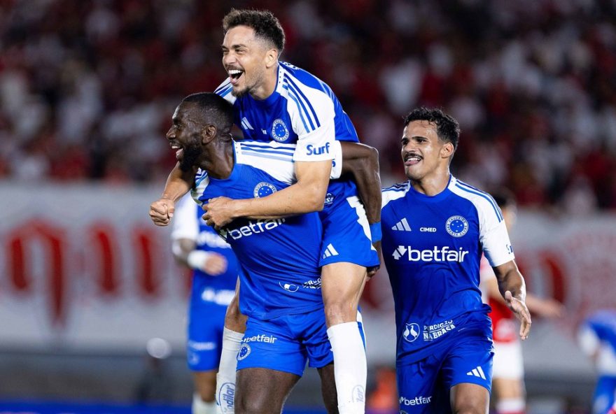cassio2C-fabricio-bruno-e-eduardo3A-os-jogadores-mais-atuantes-do-cruzeiro-em-2025