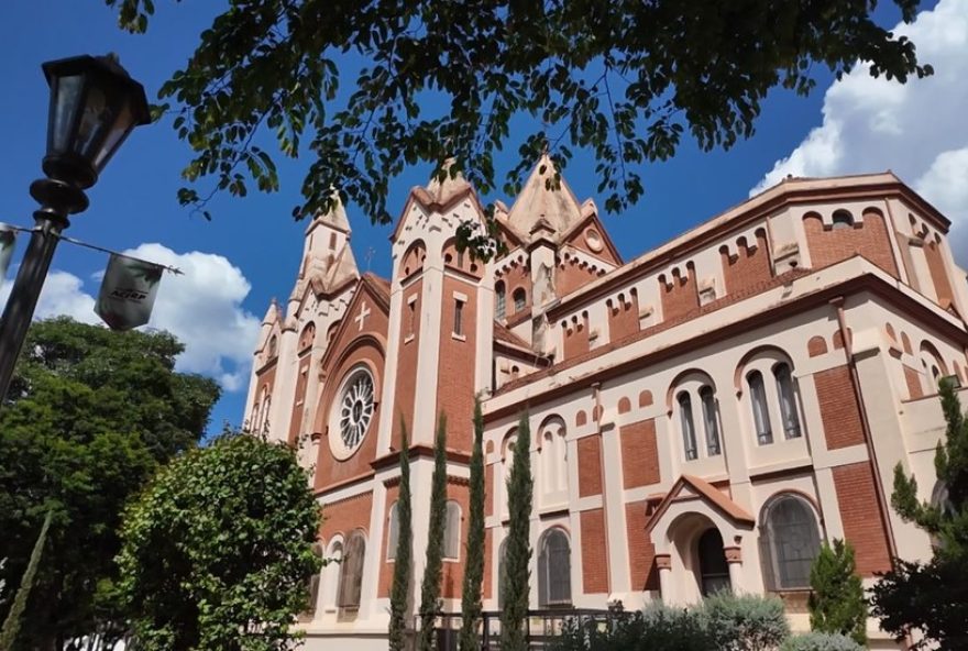 catedral-de-ribeirao-preto3A-visita-guiada-gratuita-para-resgatar-historia-e-arte