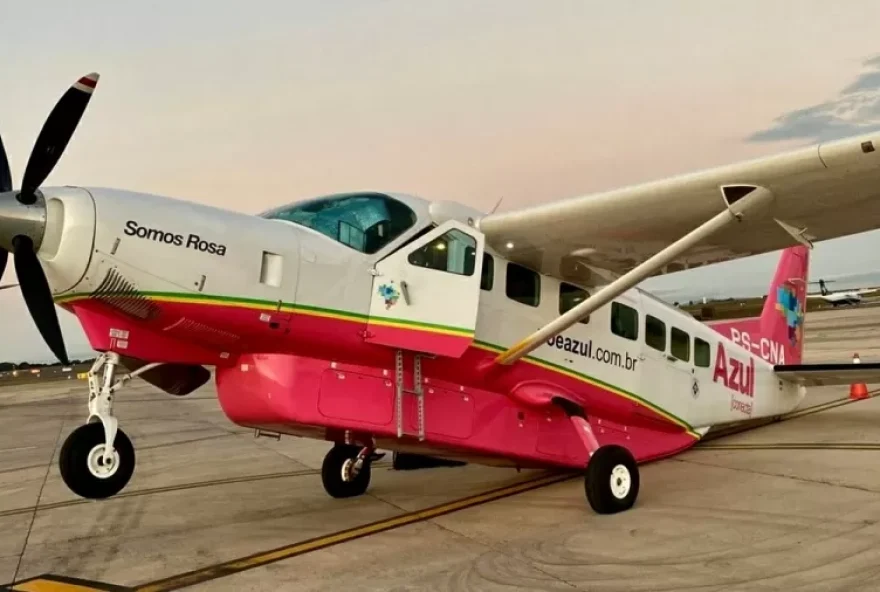 cauda-de-aviao-da-azul-que-seguiria-de-viracopos-para-o-rio-de-janeiro-tocou-solo-da-pista-1748127522921_v2_900x506.jpg
