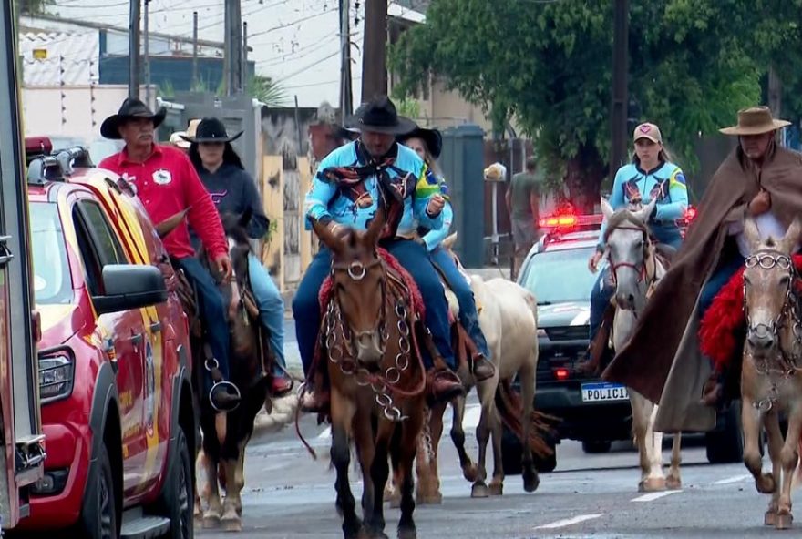 cavalgada-emocionante-homenageia-yasmin-amorim-e-alerta-para-desvio-de-r24-22C5-milhoes-destinados-ao-tratamento-do-cancer cavalgada-emocionante-homenageia-yasmin-amorim-e-alerta-para-desvio-de-r24-22C5-milhoes-destinados-ao-tratamento-do-cancer