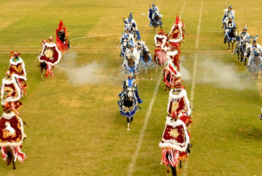 cavalhadas-de-pirenopolis-espetaculo-e-fe-na-festa-do-divino