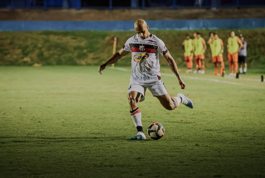 caxambu-celebra-gol-apos-lesao-e-ve-anapolis-no-rumo-certo-para-reagir3A-confiante-na-primeira-vitoria-do-galo