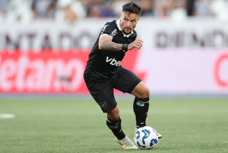 cbf-revela-analise-do-var-em-penalti-anulado3A-jogador-se-projeta-em-lance-polemico-botafogo-x-cruzeiro