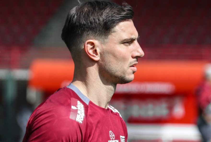 cedric-soares-brilha-como-lateral-direito-no-sao-paulo-a-espera-de-concorrencia