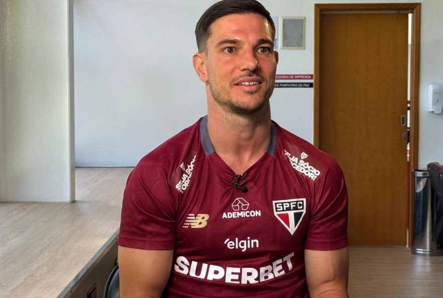 cedric-soares3A-a-evolucao-do-lateral-direito-no-sao-paulo-rumo-as-quartas-da-libertadores