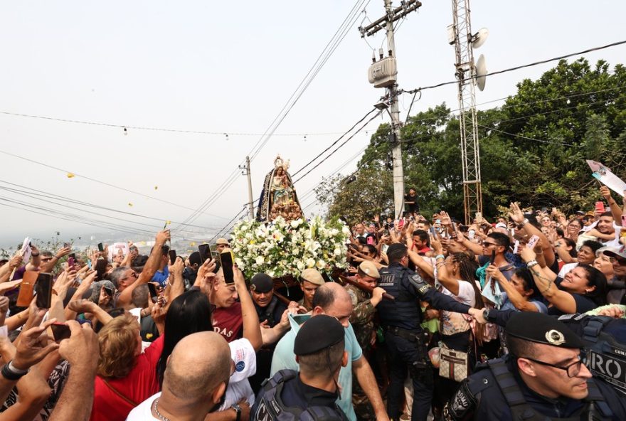 celebracao-de-nossa-senhora-do-monte-serrat-em-de3A-missas2C-quermesse-e-procissao