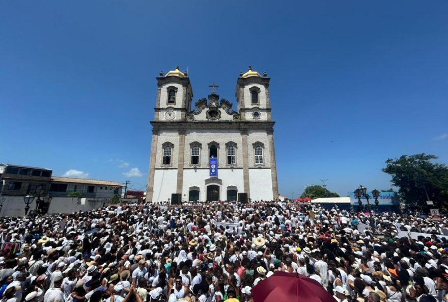 celebracao-do-senhor-do-bonfim-reune-multidao-em-6-km-de-caminhada