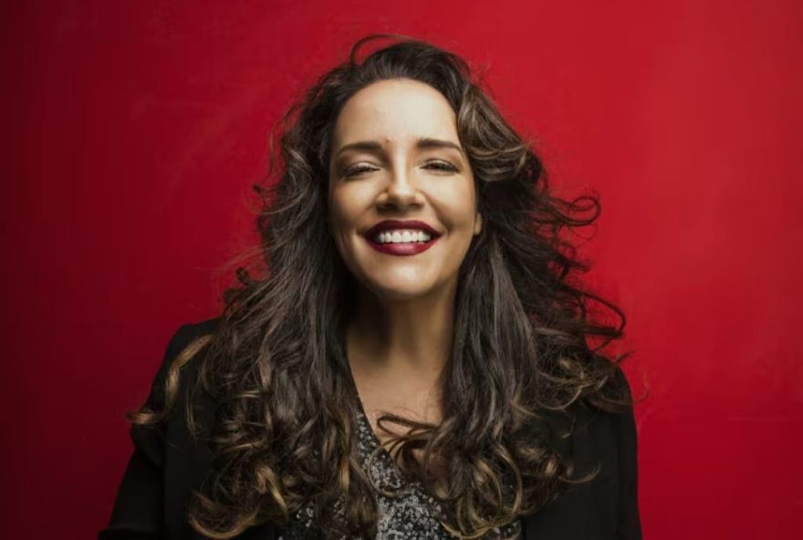 celebrando-25-anos-de-carreira2C-ana-carolina-chega-a-goiania-com-a-turne-2225-anas22 celebrando-25-anos-de-carreira2C-ana-carolina-chega-a-goiania-com-a-turne-2225-anas22