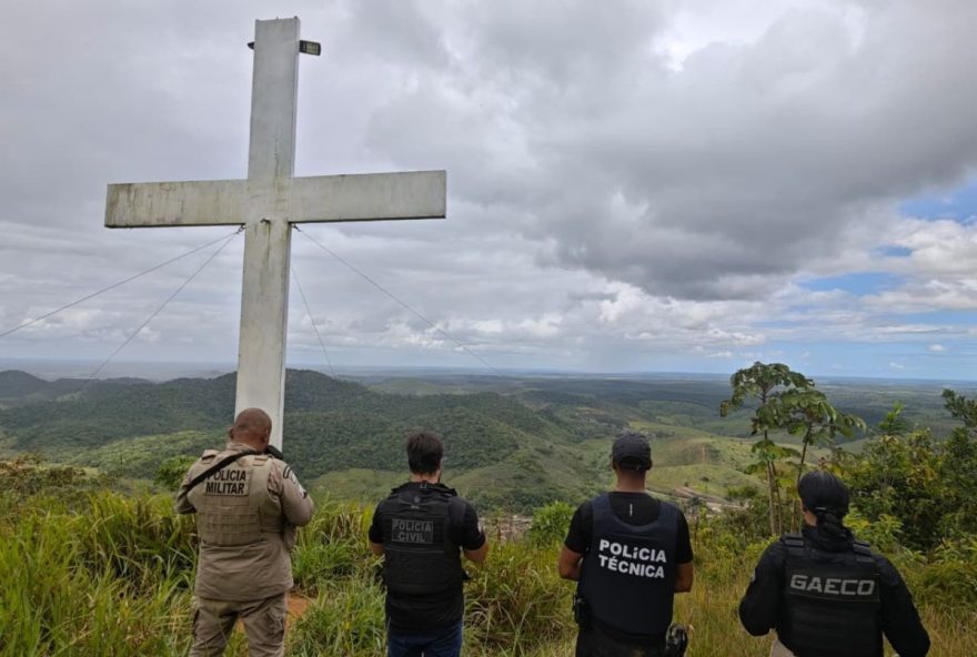 cemiterio-clandestino-de-vitimas-do-22tribunal-do-crime22-e-descoberto-na-bahia3A-acao-conjunta-resulta-na-localizacao-de-ossadas-humanas-em-itabela cemiterio-clandestino-de-vitimas-do-22tribunal-do-crime22-e-descoberto-na-bahia3A-acao-conjunta-resulta-na-localizacao-de-ossadas-humanas-em-itabela