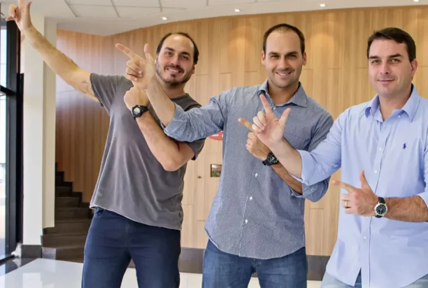 centrao-isola-filhos-de-bolsonaro-e-quer-chapa-propria-em-2026