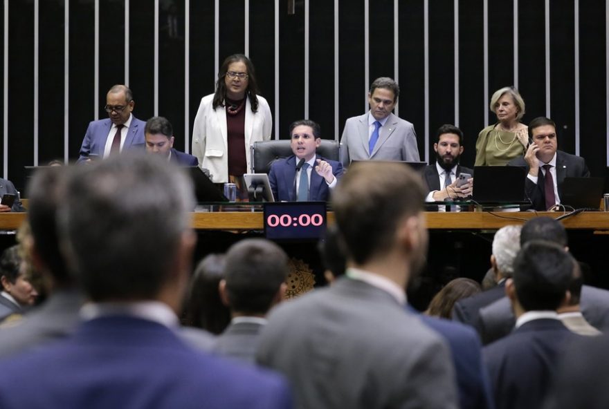 centrao-se-opoe-ao-pt-na-pec-da-blindagem-e-mp-da-tarifa-social-de-energia-esta-em-risco