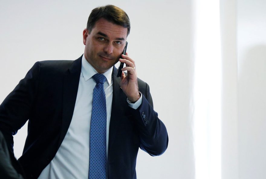 centro-direita-rechaca-projeto-flavio-e2C-sem-jair2C-ve-caminho-a-vaga centro-direita-rechaca-projeto-flavio-e2C-sem-jair2C-ve-caminho-a-vaga