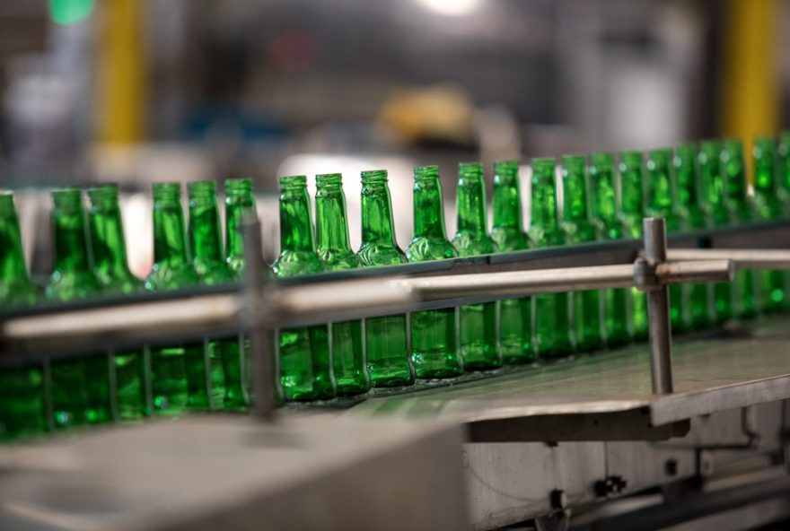 cervejaria-abre-selecao-para-vagas-de-trainee-e-estagio-com-salarios-de-ate-r24-9-mil