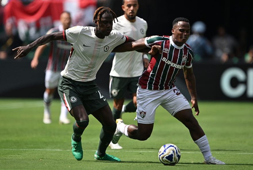 chalobah-elogia-nivel-de-joao-pedro-em-vitoria-do-chelsea-sobre-o-fluminense-nas-semifinais-da-copa-do-mundo-de-clubes-2025