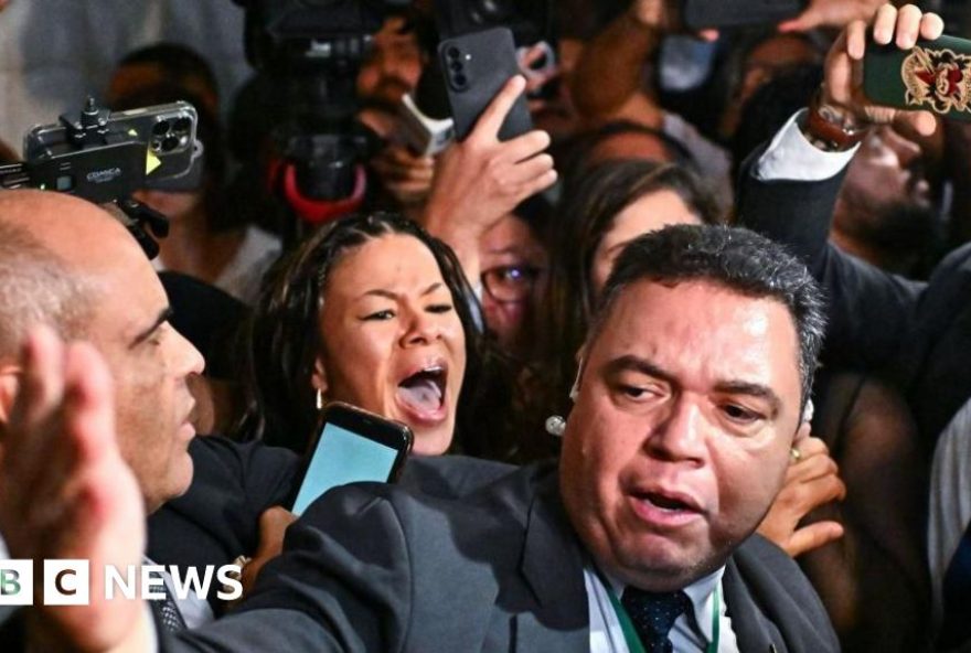 chaos-breaks-out-in-brazilian-congress-during-jair-bolsonaros-sentence-vote chaos-breaks-out-in-brazilian-congress-during-jair-bolsonaros-sentence-vote