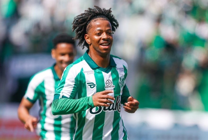 chapecoense-anuncia-atacante-enio2C-revelado-no-botafogo2C-para-disputa-na-serie-a RS - CAXIAS DO SUL - 20/04/2025 - BRASILEIRO A 2025, JUVENTUDE X MIRASSOL - Enio jogador do Juventude comemora seu gol durante partida contra o Mirassol no estadio Alfredo Jaconi pelo campeonato Brasileiro A 2025. Foto: Luiz Erbes/AGIF