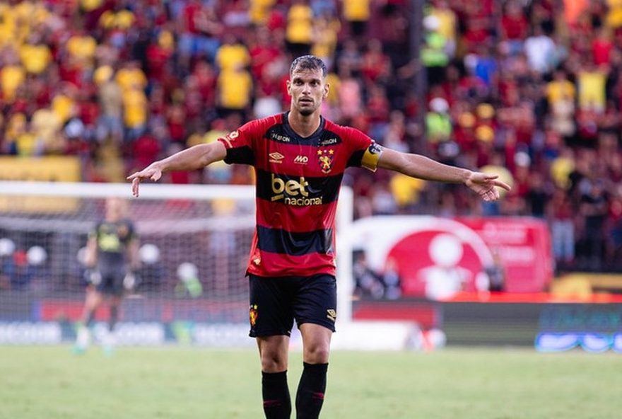 chapecoense-contrata-rafael-thyere-do-sport3A-zagueiro-retorna-apos-sete-anos chapecoense-contrata-rafael-thyere-do-sport3A-zagueiro-retorna-apos-sete-anos