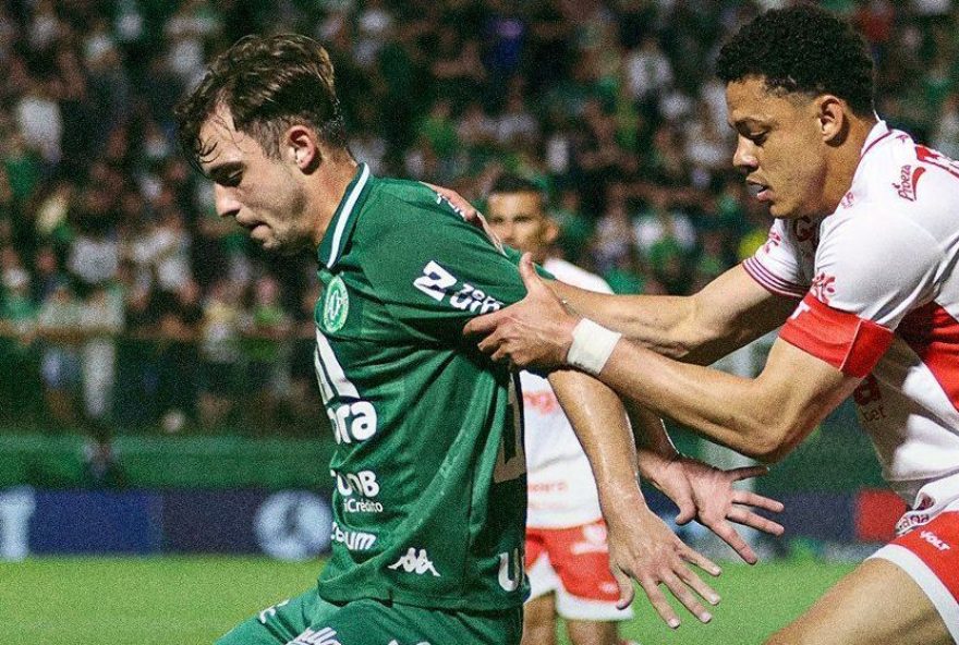 chapecoense-e-vila-nova-empatam-em-jogo-agitado-pela-serie-b