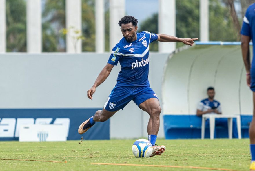 chapecoense-negocia-com-marcos-vinicius2C-lateral-direito-do-avai3A-reforco-de-peso-para-a-temporada-2026 chapecoense-negocia-com-marcos-vinicius2C-lateral-direito-do-avai3A-reforco-de-peso-para-a-temporada-2026