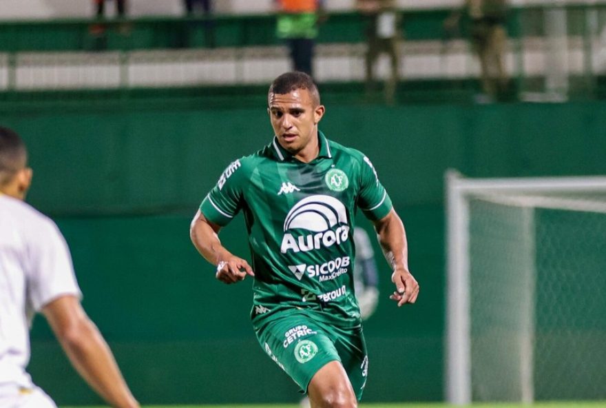 chapecoense-perde-terceira-seguida-e-complica-chances-de-acesso-na-serie-b