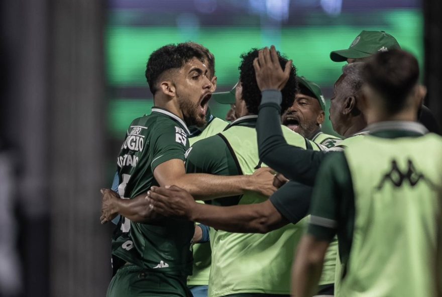 chapecoense-sobe-chances-na-serie-b3B-paysandu-em-risco-de-queda