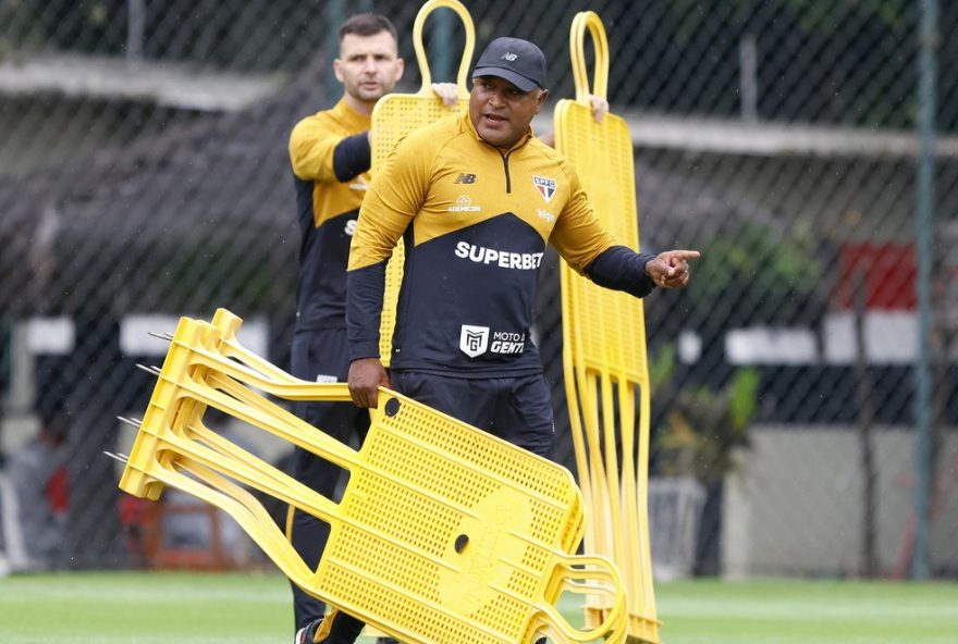 chegada-de-roger-machado-reduz-gastos-do-sao-paulo chegada-de-roger-machado-reduz-gastos-do-sao-paulo