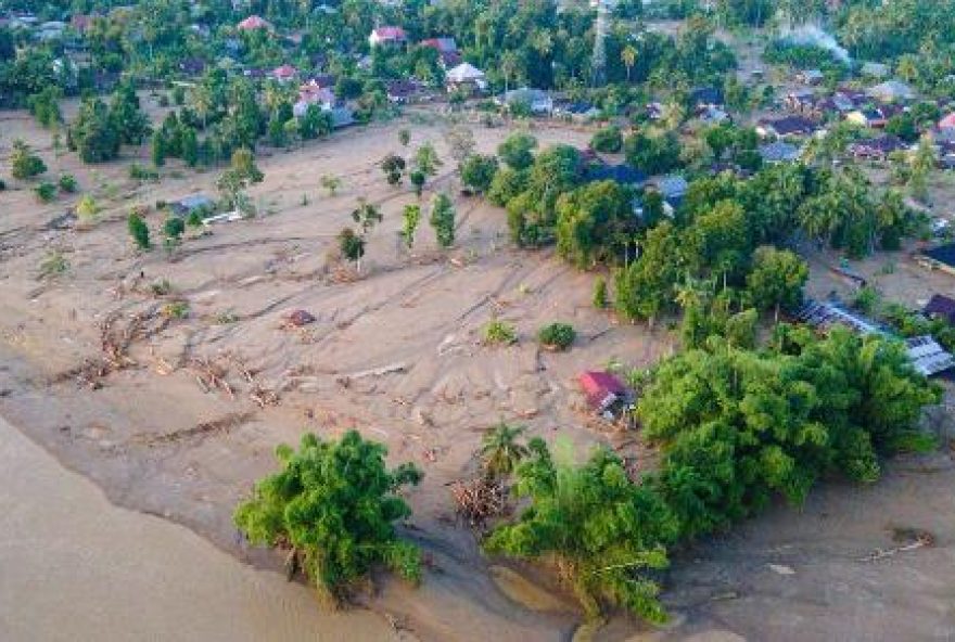 cheias-mortais-devastam-o-sul-da-asia3A-mais-de-900-mortos