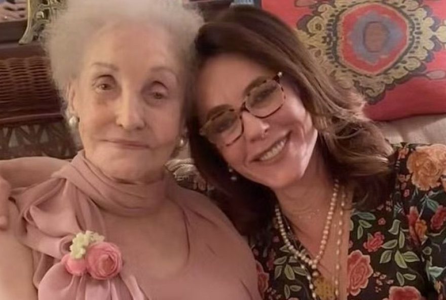 christiane-torloni-celebra-os-96-anos-de-sua-mae2C-monah-delacy2C-em-emocionante-post-no-instagram3A-uma-historia-de-amor-e-legado-na-tv-globo