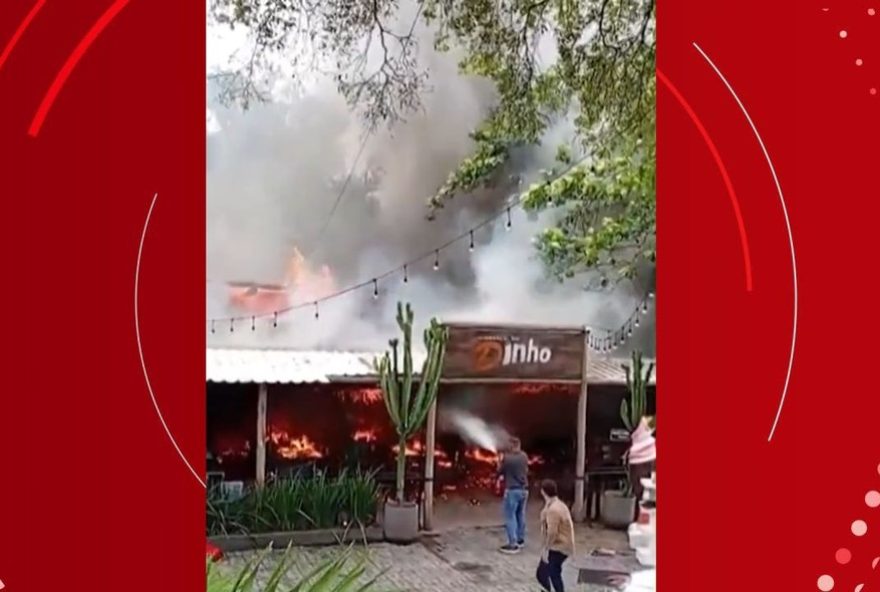 churrascaria-destruida-por-incendio-na-bahia3A-dono-relata-prejuizo-de-r24-2-mi churrascaria-destruida-por-incendio-na-bahia3A-dono-relata-prejuizo-de-r24-2-mi