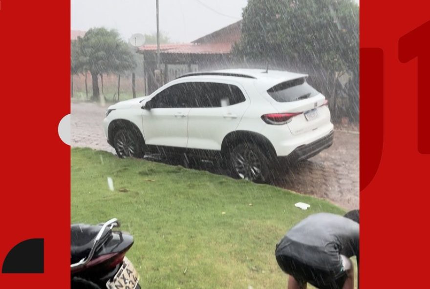 chuva-de-granizo-surpreende-moradores-de-passagem-boa-em-lajeado-novo2C-maranhao3A-fenomeno-raro-viraliza-nas-redes-sociais