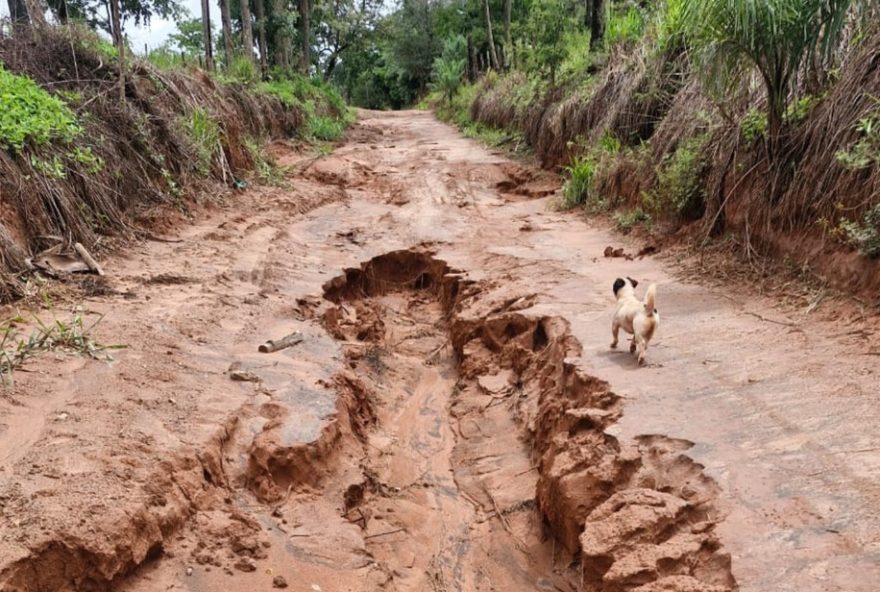 chuva-deixa-comunidades-rurais-isoladas-em-barretos2C-sp chuva-deixa-comunidades-rurais-isoladas-em-barretos2C-sp