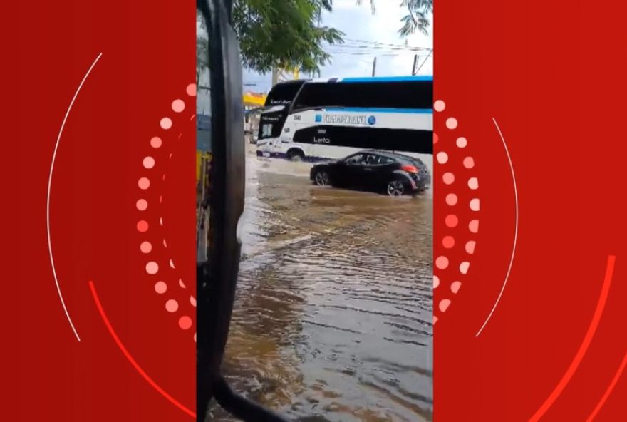 chuva-em-piracicaba-sp3A-alagamentos-em-vias-publicas-causam-transtornos