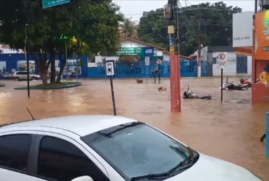 chuva-forte-causa-estragos-em-nova-serrana3A-prefeitura-avalia-prejuizos