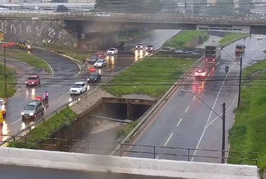 chuva-forte-causa-transtornos-e-interdita-vias-em-goiania-nesta-terca-feira