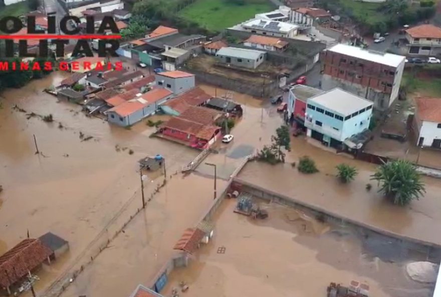 chuva-forte-deixa-sete-pessoas-desabrigadas-em-munhoz-mg3A-54-casas-atingidas