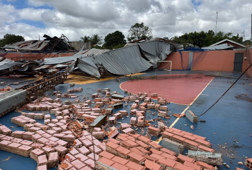 chuva-forte-no-parana3A-aulas-e-servicos-suspensos-em-diversas-cidades