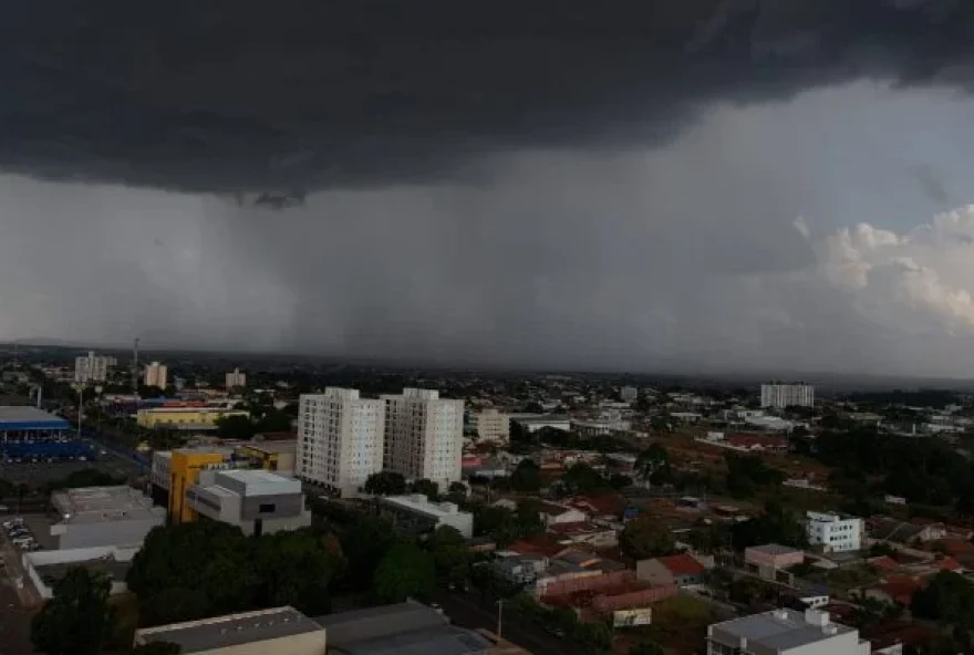 Goiás deve ter chuva com trovoadas e vento forte