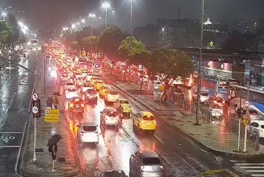 chuva-intensa-atinge-o-rio-de-janeiro-com-possiveis-alagamentos-e-transtornos3A-saiba-como-se-proteger